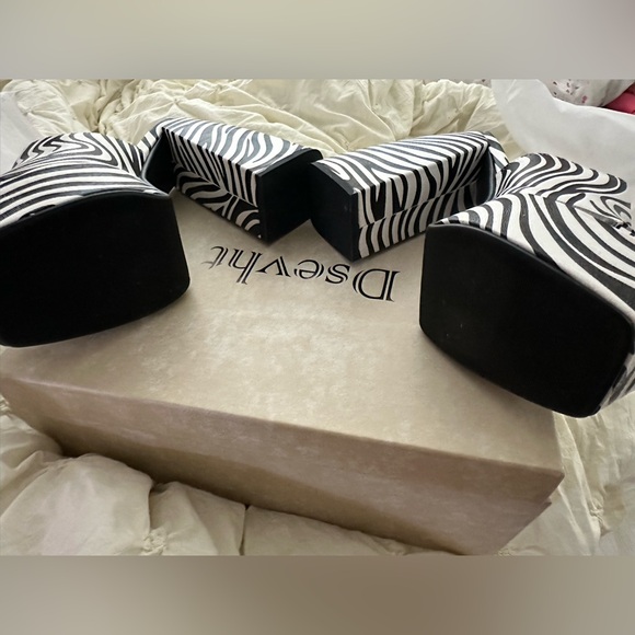 Animal Print Zebra Platform Chunky Heeled Sandals Size 8 Women. - Picture 4 of 6